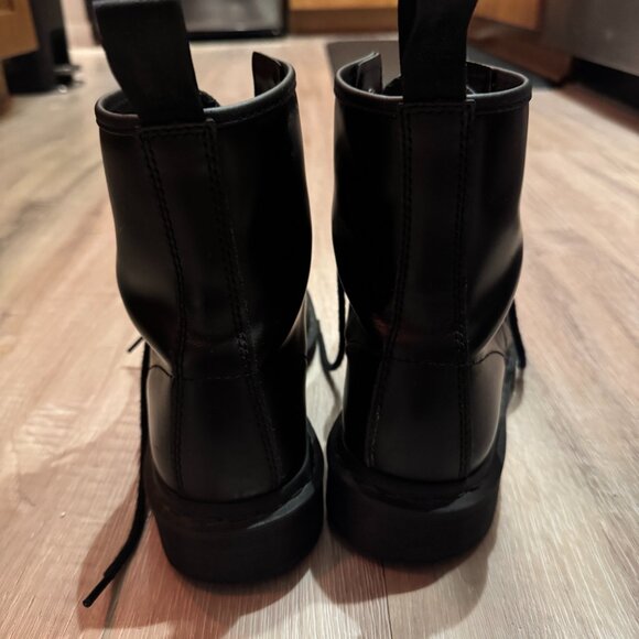 Men's Doc Martens - Barely Used - Picture 4 of 5